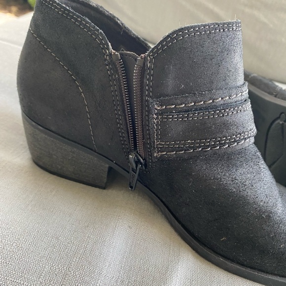 Clarks Charlten Bay leather suede distressed ankle boots- sz. 8 M - Picture 5 of 11
